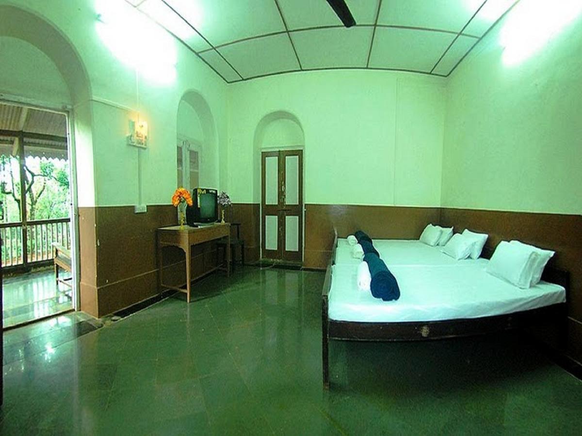 Cecil Hotel Matheran Buitenkant foto